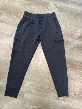 Slate & Stone Men’s dark navy / Black Fleece Cargo Joggers Size Large